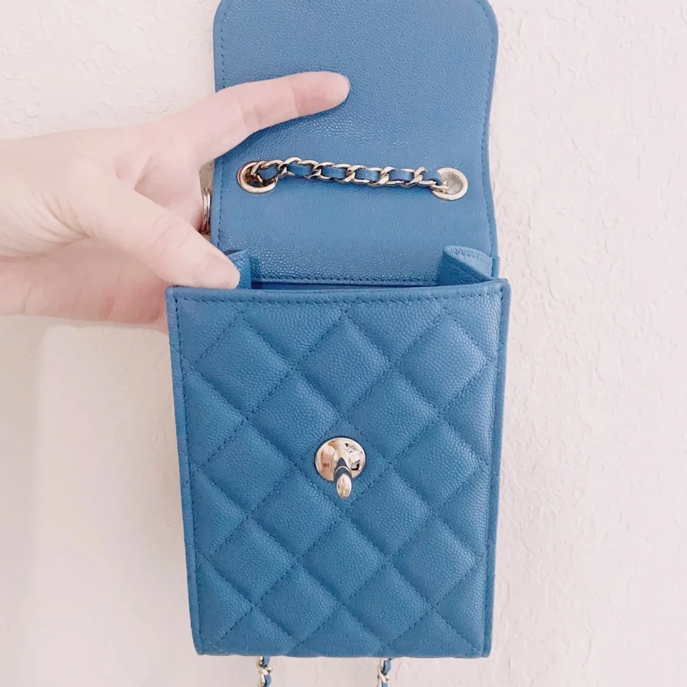 Chanel classic flap phone holder bag - Picture 4 of 8